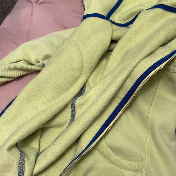 Lululemon Full zip scuba jacket !! Looking to trade for a pair of align leggings - Picture 6 of 6